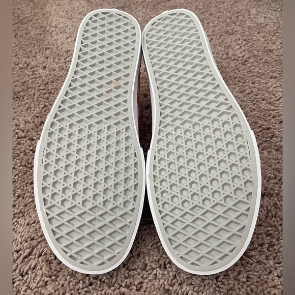 NWOT Vans Old Skool Orange And White Checkered Shoes - Picture 5 of 6